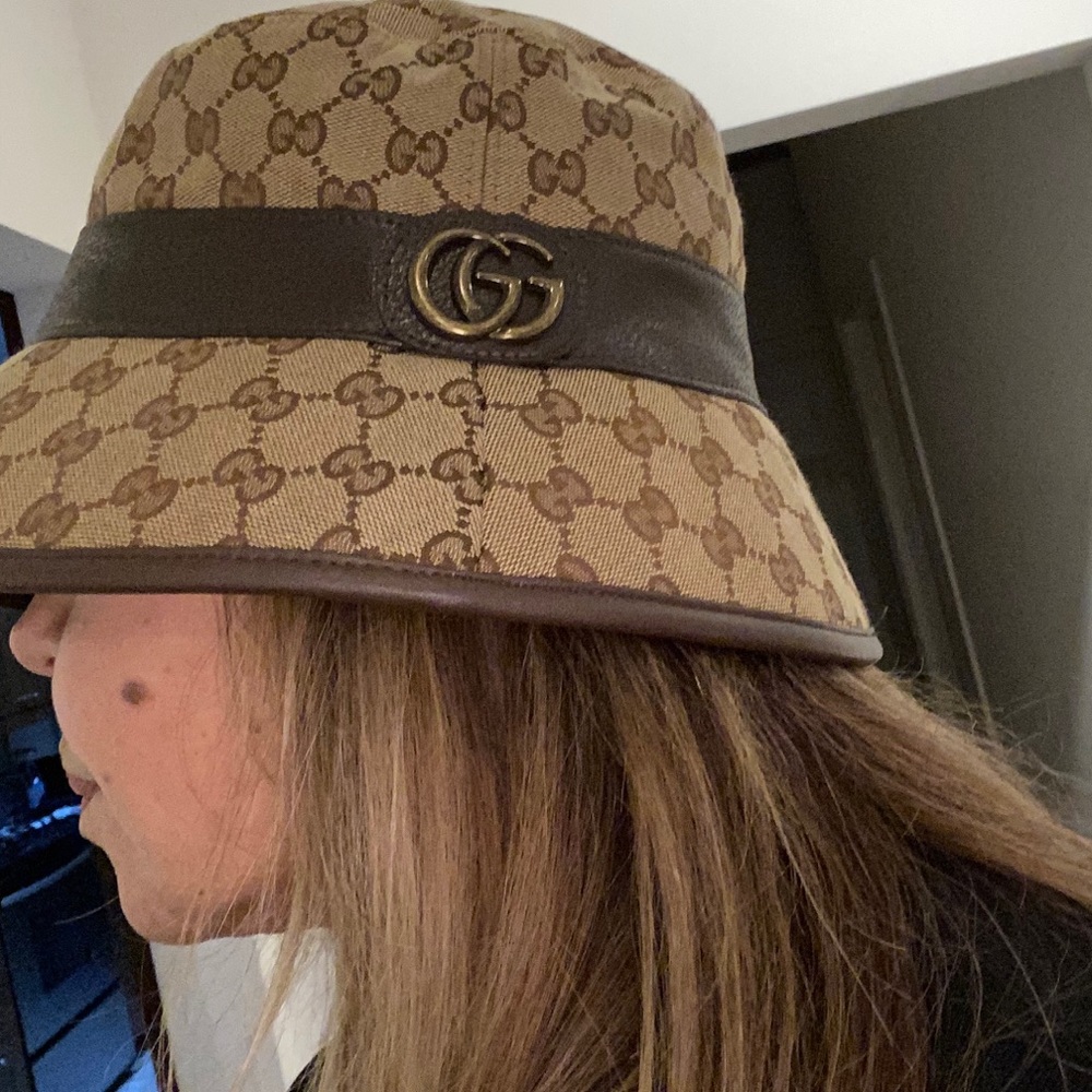Bucket hat